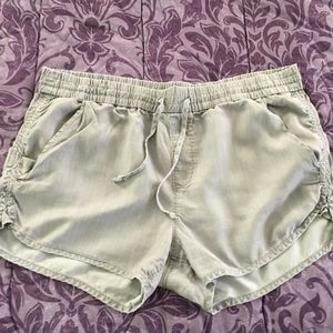 Gap Gray Chambray shorts